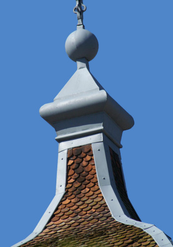 Le piedouche du clocher de Chamblay après restauration, photo J. Masset